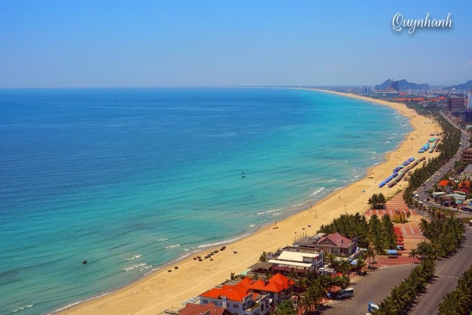 Bình minh trên biển Mỹ Khê - 15 Sắc màu của biển.