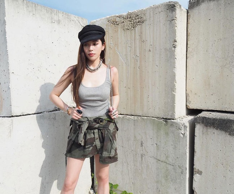 Bỏng mắt trước vẻ gợi cảm của 4 ái nữ tỷ phú Singapore - 17 Bỏng mắt trước vẻ gợi cảm của 4 ái nữ tỷ phú Singapore - 17