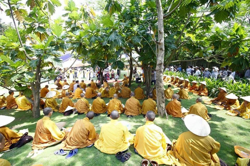 Dragon Hill 2 – mảnh ghép hoàn hảo của “Thành phố văn hóa” Dragon City - 2 Lễ Vu Lan 2016 tại công viên Kim Ngân - khu biệt thự cao cấp Kim Long, Dragon City