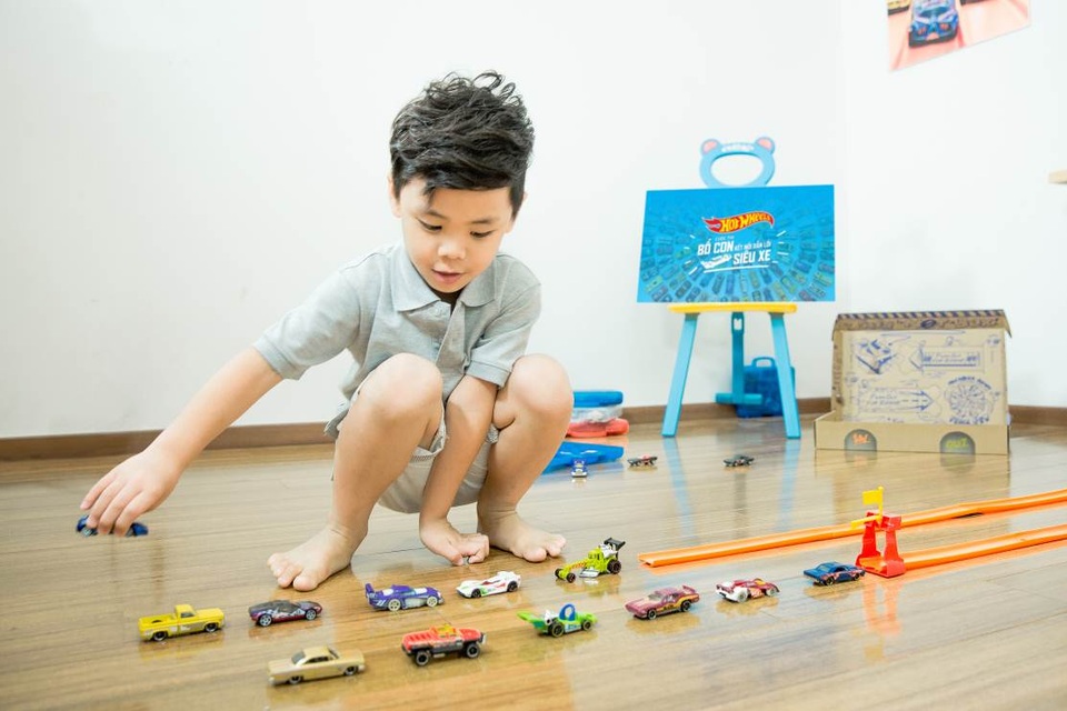 MC Phan Anh và 2 con trai: Chúng tôi là “đồng minh” - 2 Cậu anh Bin – Bảo Minh lại chững chạc và rất “ra dáng” anh Hai.