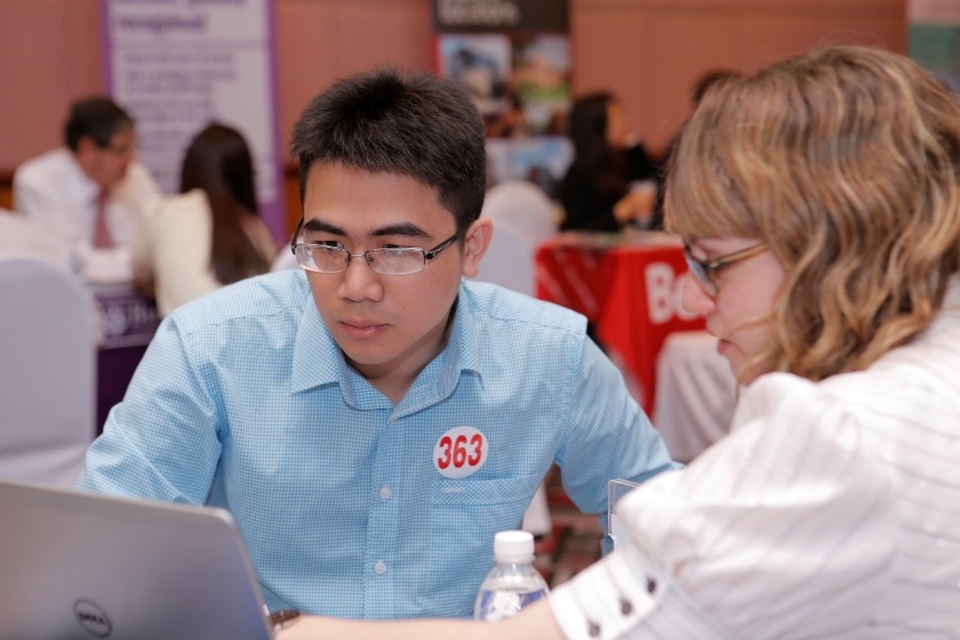 Tặng khóa học IELTS tại Triển lãm Du học 45 trường Anh Quốc eduFairUK - 2
Tư vấn trực tiếp và miễn phí tại triển lãm