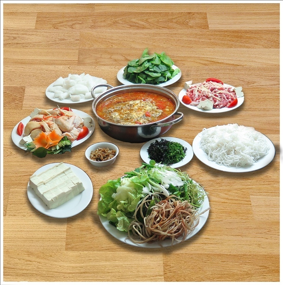 Thưởng thức lẩu gà riêu cua thanh ngọt lạ miệng tại Gà36 - 2 Thưởng thức món lẩu gà riêu cua thơm ngon trong dịp cuối năm, với hương vị THANH- NGỌT- LẠ MIỆNG tại Gà36