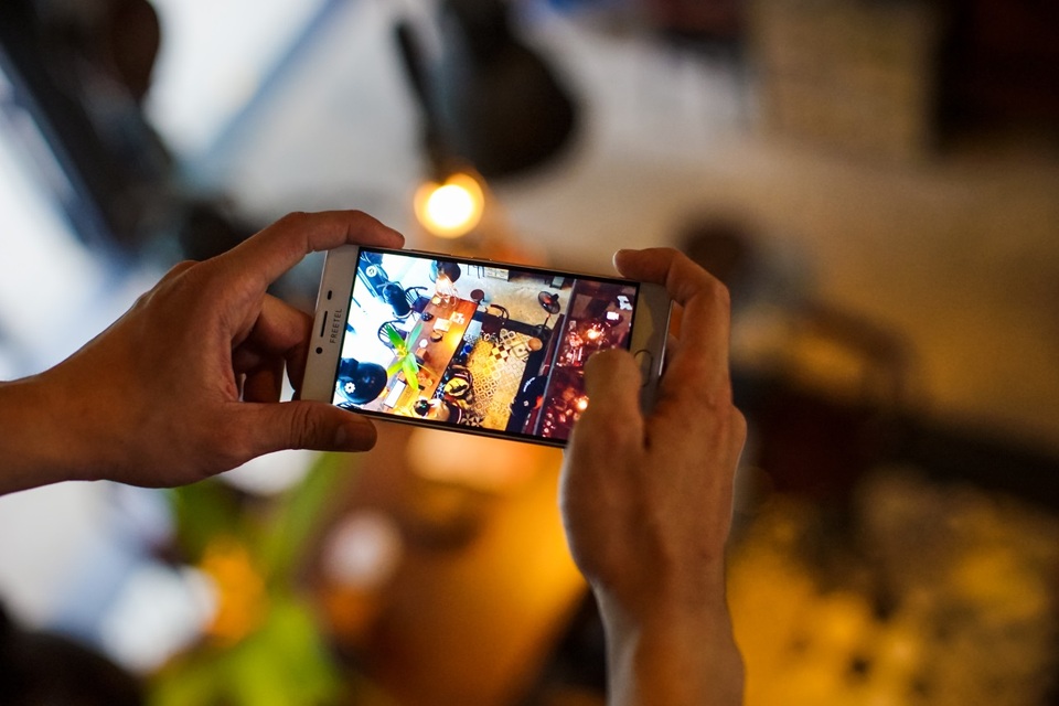 Freetel "tấn công" thị trường smartphone Việt bằng chất lượng Nhật - 2
Samurai REI có camera sau 13MP.
