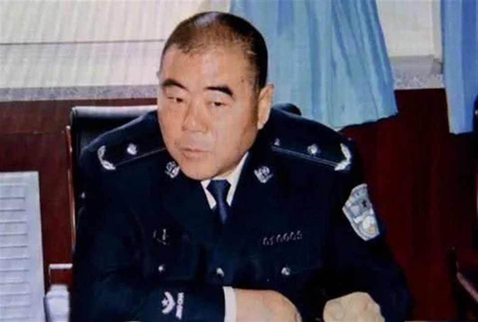 Trung Quốc xử tù quan tham gây tử hình oan - 2 Cựu phó giám đốc sở công an TP Hohhot Phùng Chí Minh Ảnh: TÂN HOA XÃ