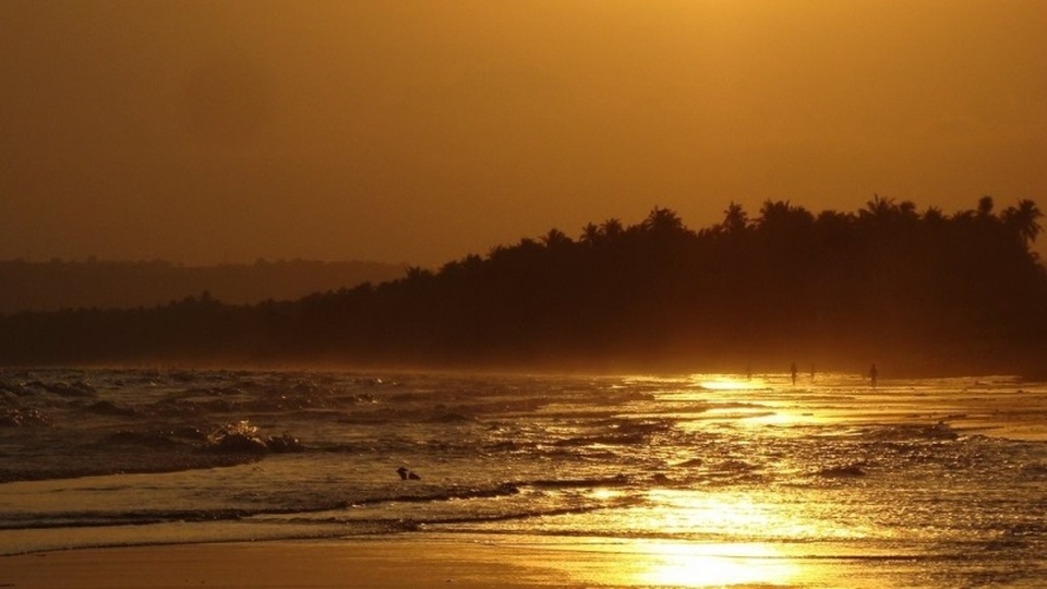 Hoàng hôn trên Hòn Rơm