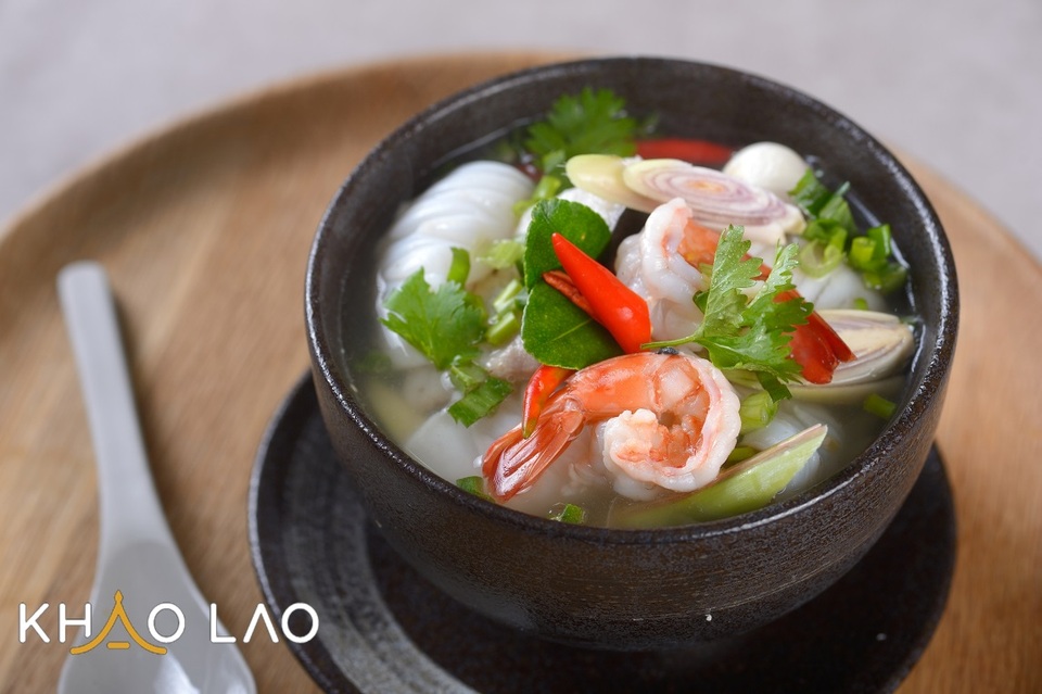 Khám phá sự thú vị của ẩm thực Lào - 2 Canh hải sản