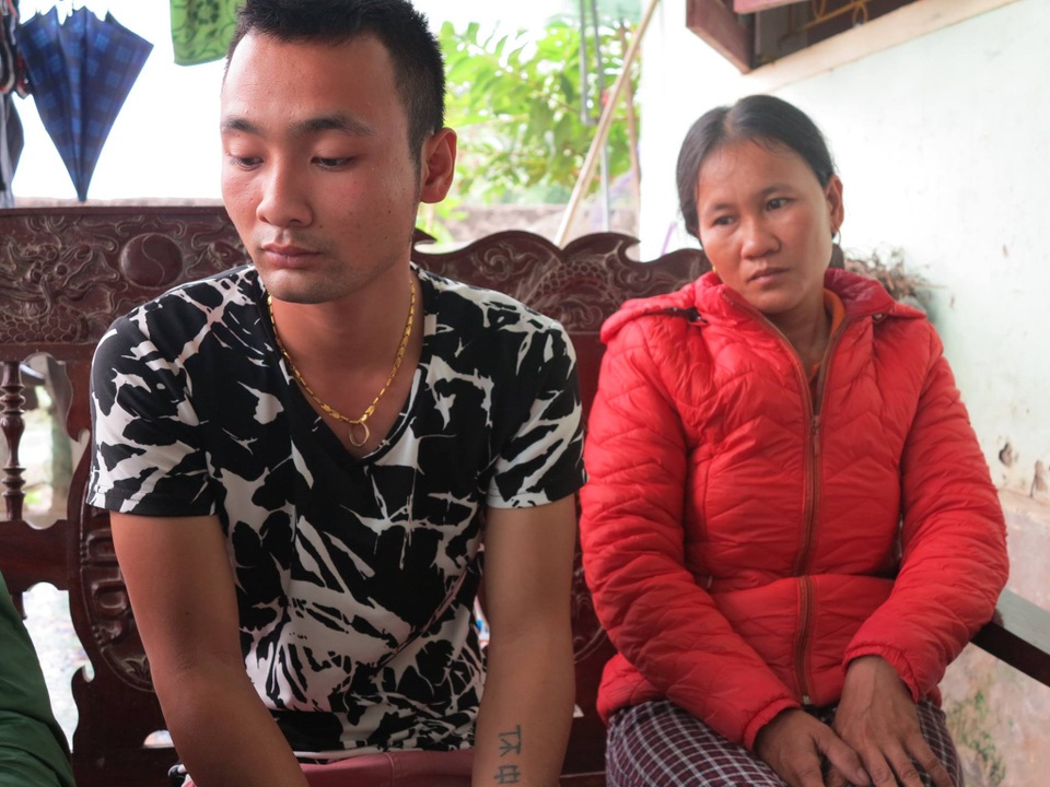 Anh Nguyễn Xuân Quang (chồng chị Trang) bức xúc yêu cầu phía bệnh viện trả lời rõ nguyên nhân tử vong của con trai mình.