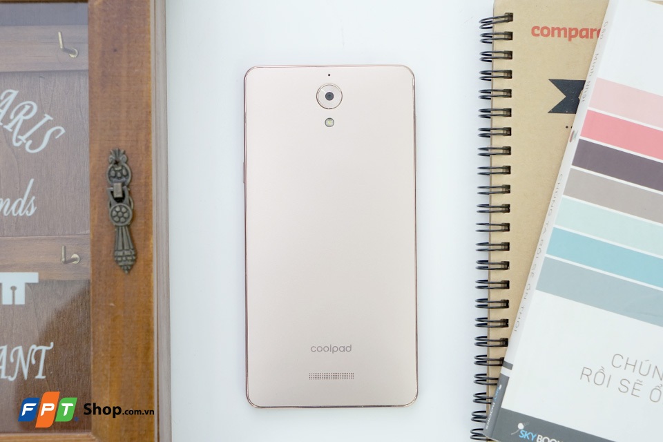 Sky 3 Pro lên kệ với giá 3,99 triệu đồng, trả góp không lãi suất - 2
Coolpad Sky 3 Pro có giá bán 3.990.000 đồng với 2 màu trắng tinh tế và vàng đồng sang trọng. Để nhận tất cả các ưu đãi này, bạn chỉ cần đến hơn 300 cửa hàng FPT Shop trên toàn quốc hoặc đặt mua online ngay tại đây.