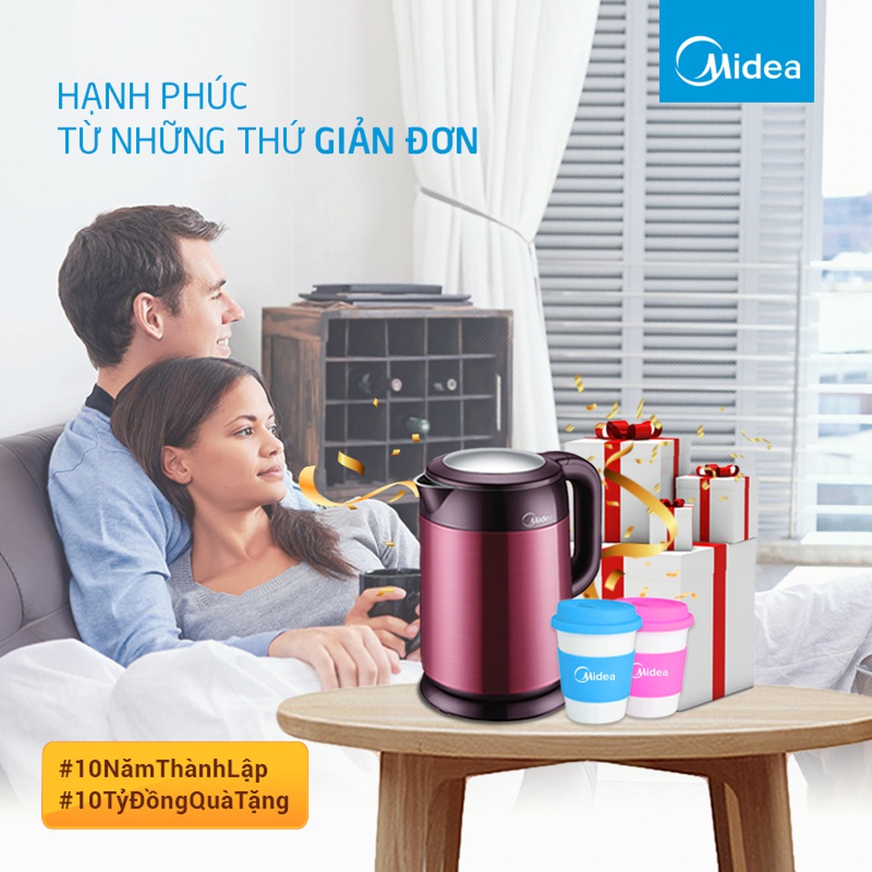 Tưng bừng quà tặng mừng sinh nhật 10 tuổi của Midea - 2
10 năm thành lập, với sự mệnh mang đến những sản phẩm chất lượng phục vụ cho nhu cầu của gia đình Việt, Midea nhận được không ít sự yêu mến và tín nhiệm của quý khách hàng. Chương trình “10 năm thành lập – 10 tỷ đồng quà tặng” như là cơ hội để công ty thể hiện lòng biết ơn của mình tới những khách hàng đã, đang và sẽ sử dụng sản phẩm của Midea cho ngôi nhà thân yêu của mình.