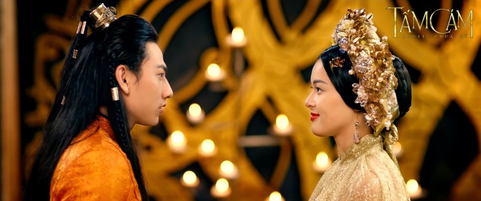 Tiên đồng ngọc nữ “Tấm Cám” hâm nóng màn ảnh nhỏ tháng 12 - 2 Nhắc đến dàn diễn viên của Tấm Cám, không thể bỏ qua Ninh Dương Lan Ngọc, với vai diễn lột xác, thoát khỏi hình ảnh ngọc nữ nhu mì thường thấy. “Cám” Lan Ngọc và “Dì ghẻ” Ngô Thanh Vân chính là “cặp bài trùng” xuất hiện trong teaser từng làm “dậy sóng” truyền thông trước khi bộ phim chính thức ra mắt vài tháng.