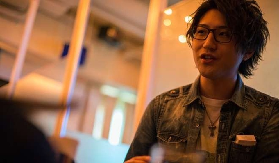 Hiro Kousaki, tiếp viên đứng thứ 2 trong bảng xếp hạng của Shangrila chia sẻ rằng anh phải chi khoảng 100,000 yên (gần 20 triệu đồng) mỗi tháng để chăm sóc nhan sắc.