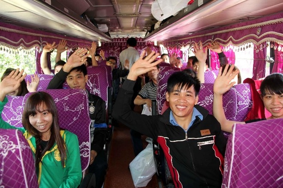 Hỗ trợ đời sống công nhân: Đi vào “chất” hơn “lượng” - 2 Tuyến xe Tết nghĩa tình - Xuân kết nối do Liên đoàn lao động tỉnh Đồng Nai phối hợp cùng MobiFone tổ chức.