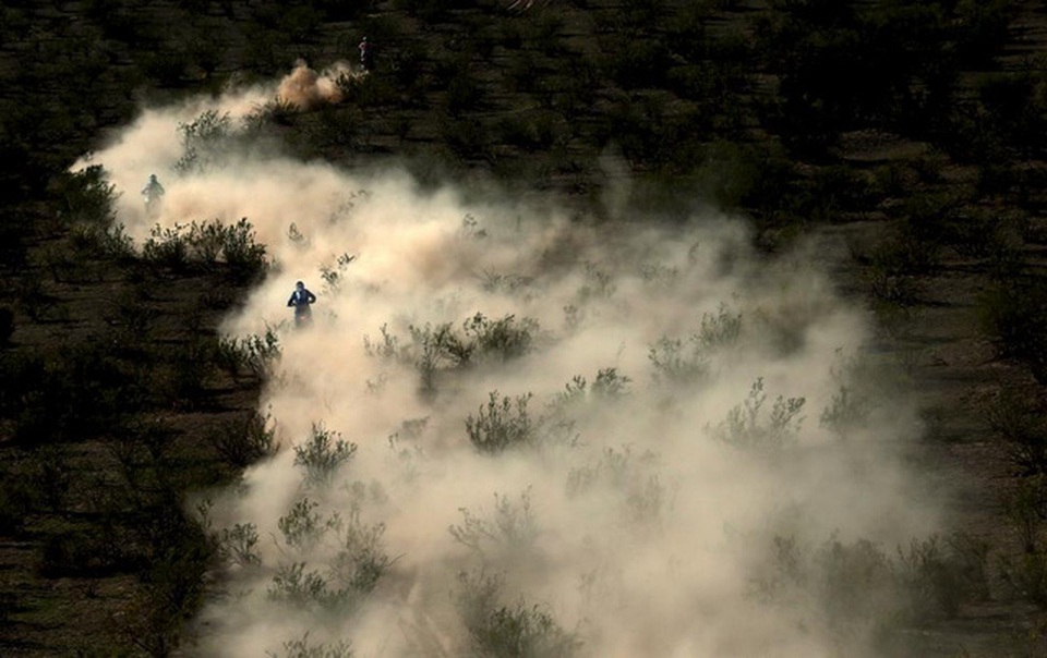 Argentina: Các tay đua trong chặng đua thứ 9 của cuộc đua Dakar Rally 2016 ở gần Belen, Argentina.