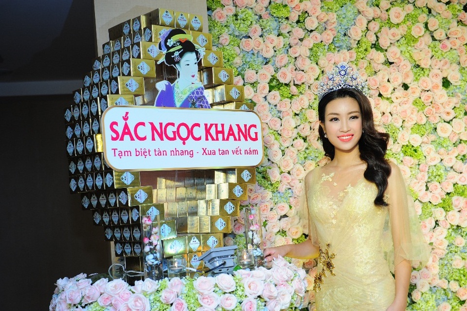 Bí quyết dưỡng da của Hoa hậu Việt Nam Đỗ Mỹ Linh - 3 Bên cạnh chế độ dinh dưỡng, HH Mỹ Linh chọn Sắc Ngọc Khang để chăm sóc làn da của mình