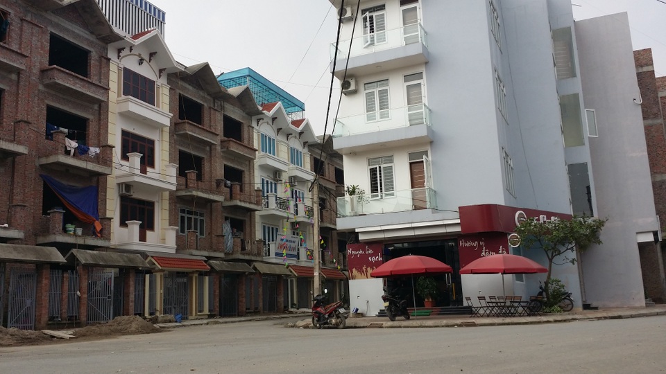 Hà Nội: Lộc Ninh tạo “cơn sốt” nhà giá rẻ chỉ 580 triệu/căn - 3 Cư dân tại khu liền kề 1,2 đã vào sinh sống