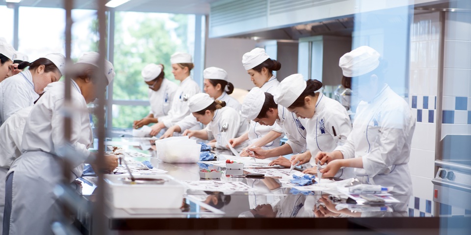Học ngành ẩm thực – nhà hàng khách sạn tại trường top 10 thế giới Le Cordon Bleu - 3 Chương trình thực tập hưởng lương đến 12 tháng đầy hấp dẫn