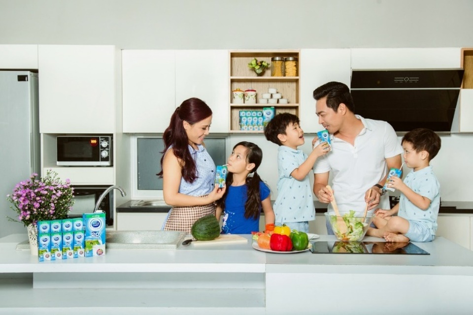 Đốn tim với loạt ảnh năng động của gia đình sao Việt - 3 Đốn tim với loạt ảnh năng động của gia đình sao Việt - 3