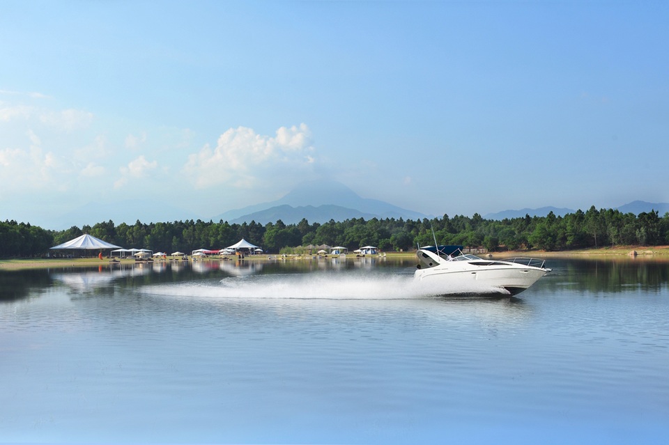 Bí quyết đặt phòng - tận hưởng kỳ nghỉ trọn vẹn - 3 Tận hưởng không gian bao la và ngắm nhìn Hồ Đại Lải và dãy Tam Đảo