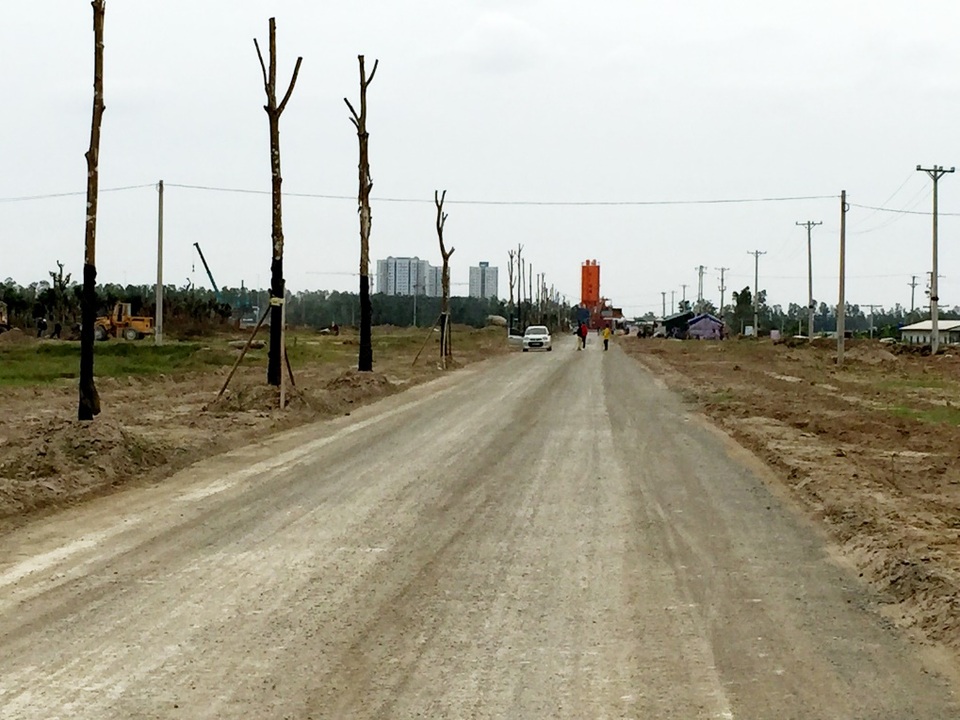 Các tuyến đường nội khu đang dần hoàn thiện