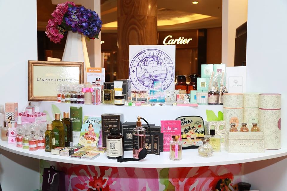 Tràng Tiền Plaza gửi ngàn yêu thương đến một nửa thế giới - 4 Tràng Tiền Plaza gửi ngàn yêu thương đến một nửa thế giới - 4