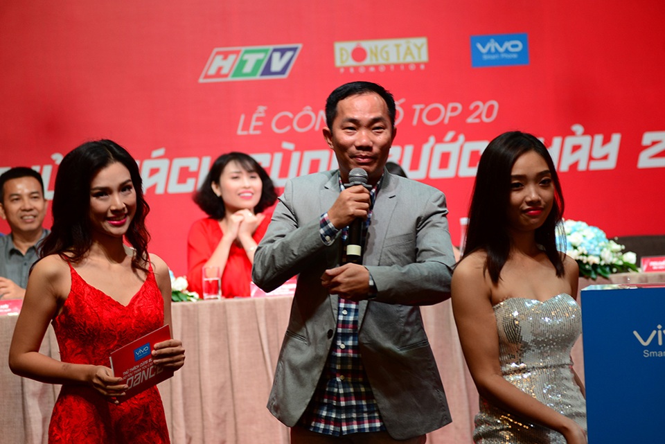 John Huy Trần, Khánh Thi “cầm trịch” ghế nóng Thử Thách Cùng Bước Nhảy 2016 - 4 Ông Nguyễn Đức Huy – Đại điện nhà tài trợ Vivo Smartphone (ở giữa)