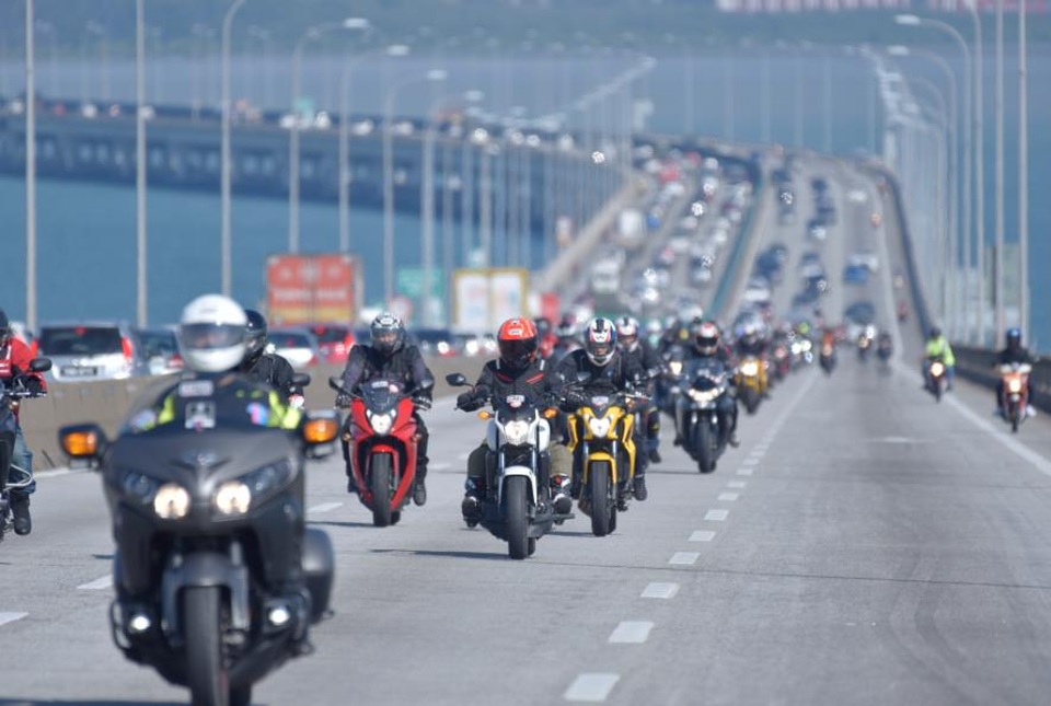 Hàng trăm xe PKL hội tụ tại trường đua Sepang trong Hành trình Honda Châu Á - 4
Đoàn biker 4 nước: Việt Nam, Thái Lan, Maylaysia, Indonesia bắt đầu trải nghiệm Honda Asian Journey 2016