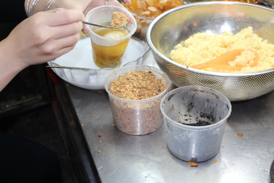 Bánh trôi tàu- món ăn không thể khước từ của mùa đông Hà Nội - 4 Bánh trôi tàu- món ăn không thể khước từ của mùa đông Hà Nội - 4