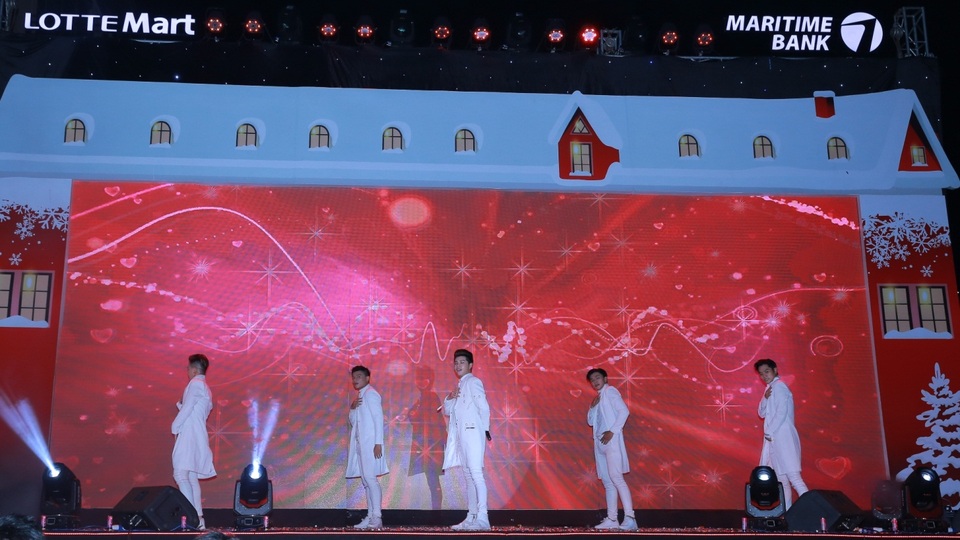 Sự kiện có sự góp mặt của nhiều nghệ sĩ trẻ nổi tiếng như Noo Phước Thịnh, nhóm nhạc F-Band,…