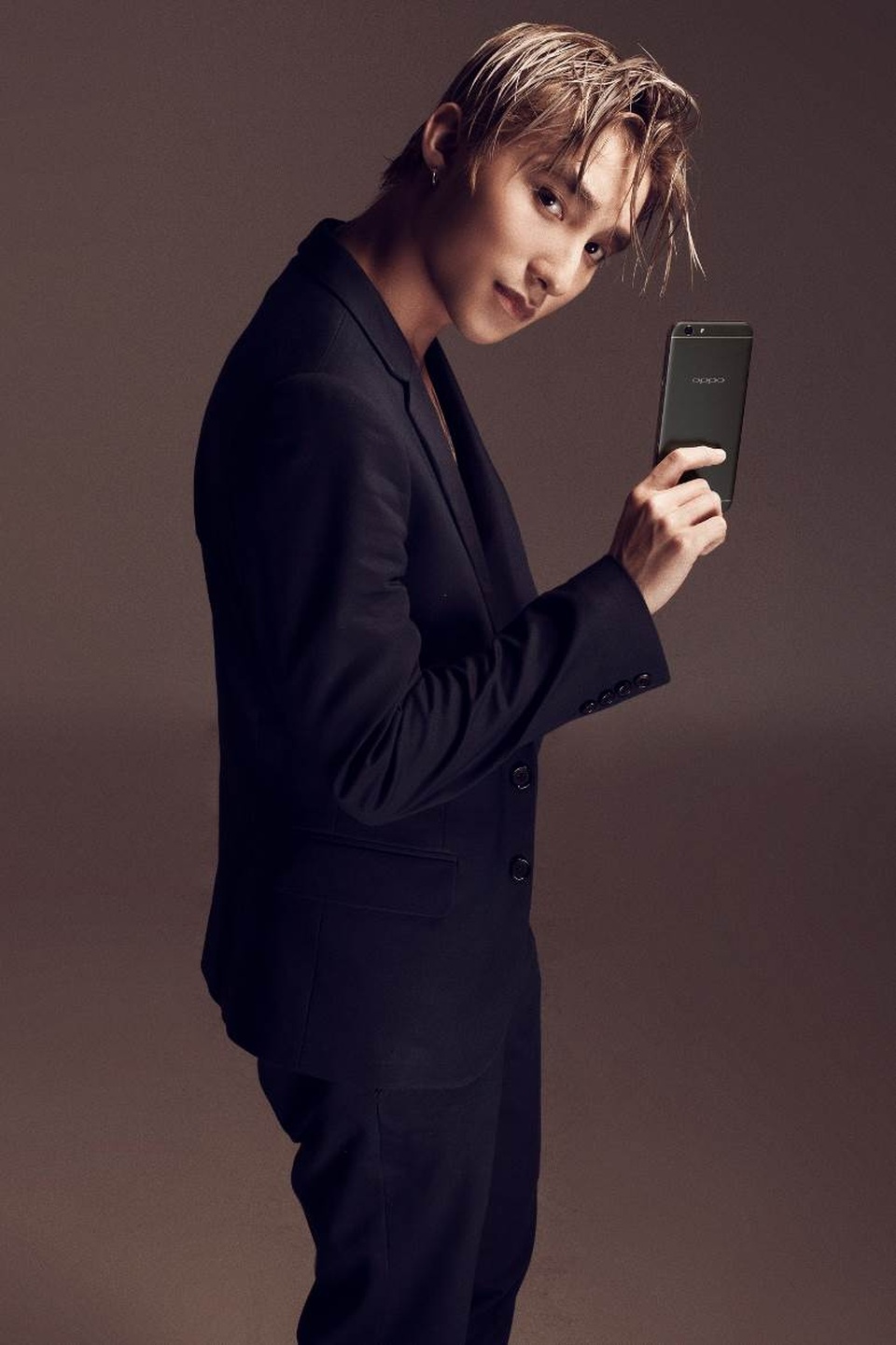 F1s phiên bản đặc biệt đen nhám “cháy hàng” trong ngày đầu tiên đăng ký - 5 F1s phiên bản đặc biệt đen nhám “cháy hàng” trong ngày đầu tiên đăng ký - 5