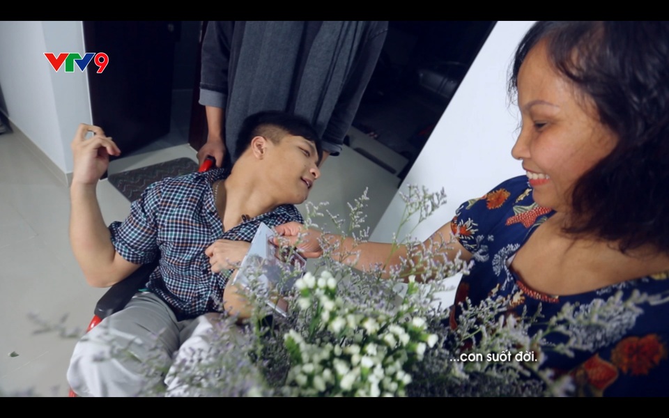 Rơi nước mắt với lời xin lỗi mẹ của chàng nhạc sĩ bị bại não - 6 “Xin lỗi mẹ hiền, vì trước kia con đã khiến mẹ buồn. Chỉ mong lần nữa được mẹ thứ tha” Thiên Ngôn