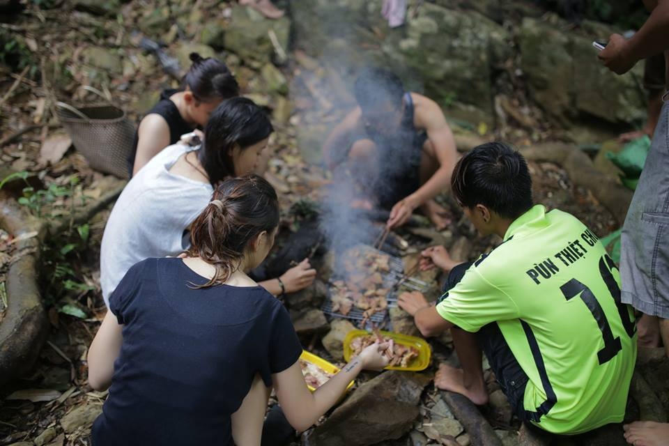 Ngoạn mục trượt thác 7 tầng ở Lâm Đồng - 6