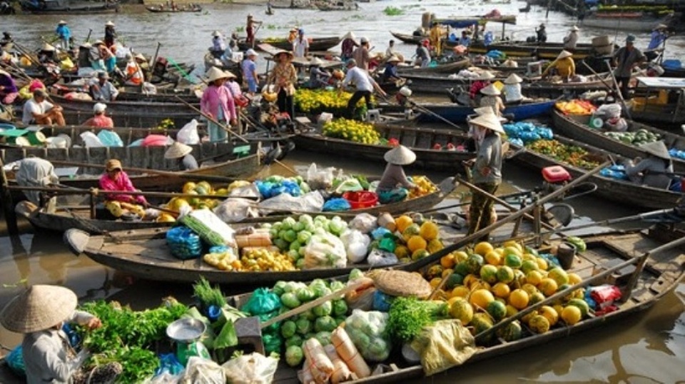 Khám phá An Giang mùa nước nổi - 6 Cảnh sinh hoạt trên chợ nổi