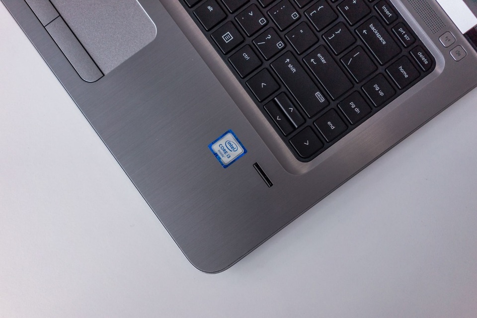 HP ProBook 440 G3 2016 - Laptop hiệu suất cao cho doanh nhân - 7
Đăng nhập nhanh bằng cảm biến vân tay. Khi mua dòng sản phẩm HP ProBook 440 G3 khách hàng sẽ được hỗ trợ gói bảo hành VIP 30 phút (tại các Trung tâm chăm sóc khách hàng toàn diện của HP ở Hà Nội, Tp. HCM, Đà Nẵng và Cần Thơ), dịch vụ bảo hành tận nhà và dịch vụ bảo hành giao và nhận tại nhà miễn phí.