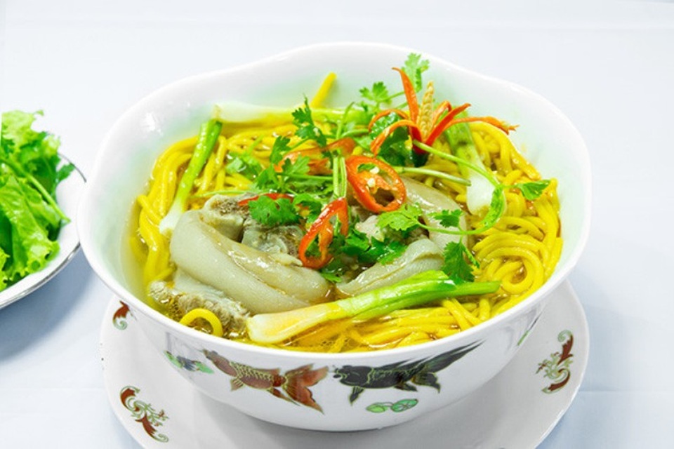 5 món ăn níu chân du khách ở Phú Yên - 9 Bún bắp có màu vàng tươi của bắp, thơm và ngọt nơi đầu lưỡi khi ăn
