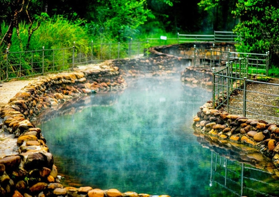 Những suối nước nóng nổi tiếng nhất Việt Nam - 9