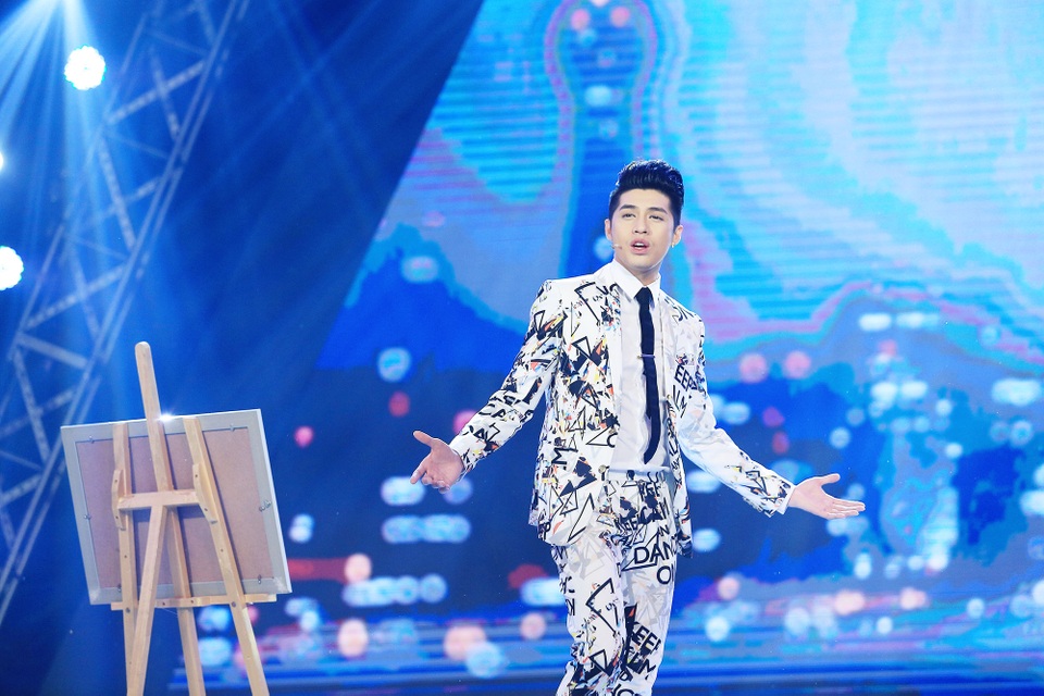 
Noo Phước Thịnh cháy hết mình với 5 bản nhạc hit trong đêm nhạc 5/11
