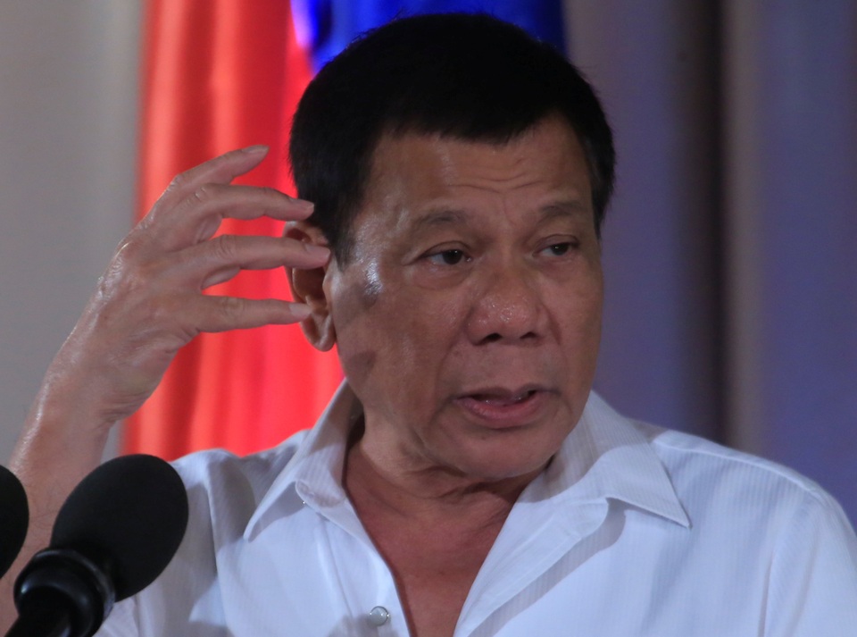 Ông Duterte tuyên bố sẽ áp dụng phán quyết Biển Đông nếu Trung Quốc khai thác dầu khí - 1 Tổng thống Rodrigo Duterte (Ảnh: Reuters)