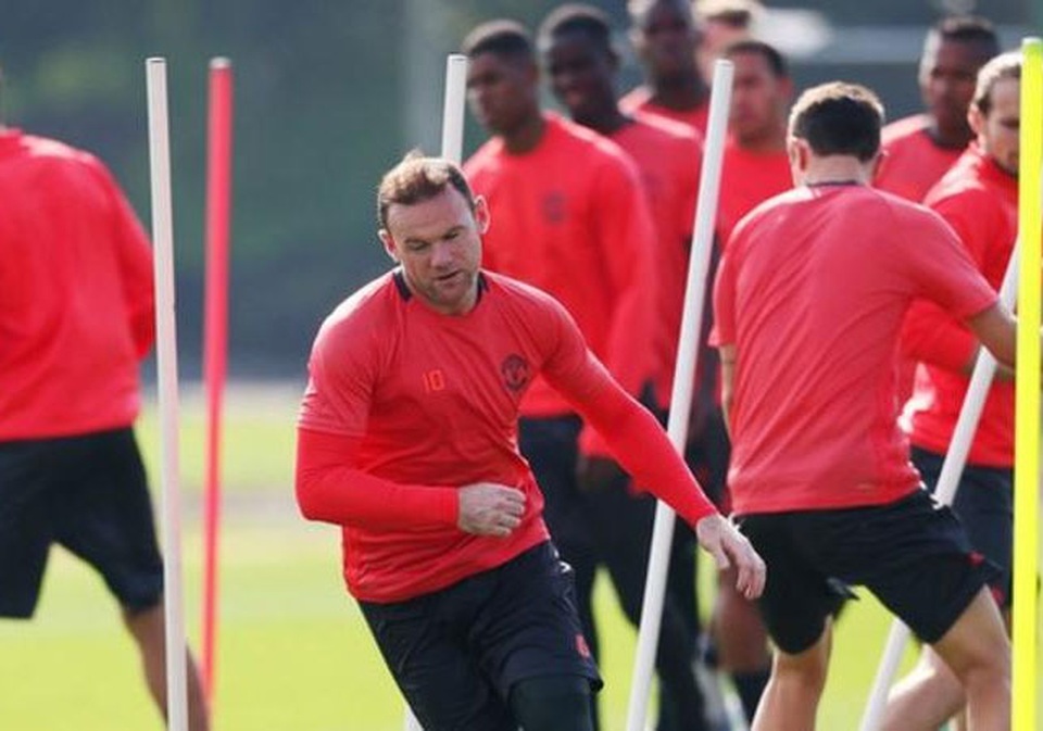 MU không dễ thắng trên sân Feyenoord - 1
Rooney vẫn tập luyện cùng MU trước khi đội bóng này sang Hà Lan