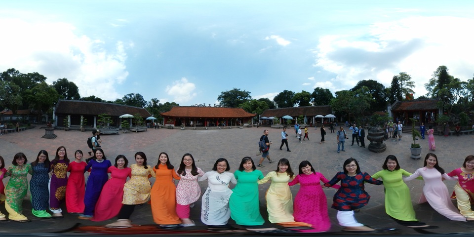 Đoan Trang khoe lưng trần và vũ đạo bốc lửa khi ngồi ghế nóng - 3