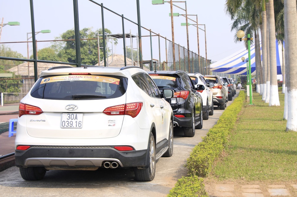 
Chương trình kỉ niệm sinh nhật CLB SantaFe Việt Nam lần thứ 3 diễn ra tại khu sinh thái Đầm Trang - Thạch Bàn - Long Biên - Hà Nội. CLB đã có tổ nhiều chương trình và hoạt động thể hiện tinh thần đoàn kết, giao lưu và giải trí dành cho tất cả người thân và gia đình của các thành viên. Có thể kể đến một số hoạt động nổi bật như thi đấu thể thao, cuộc thi Gamecar dành cho SantaFe,...
