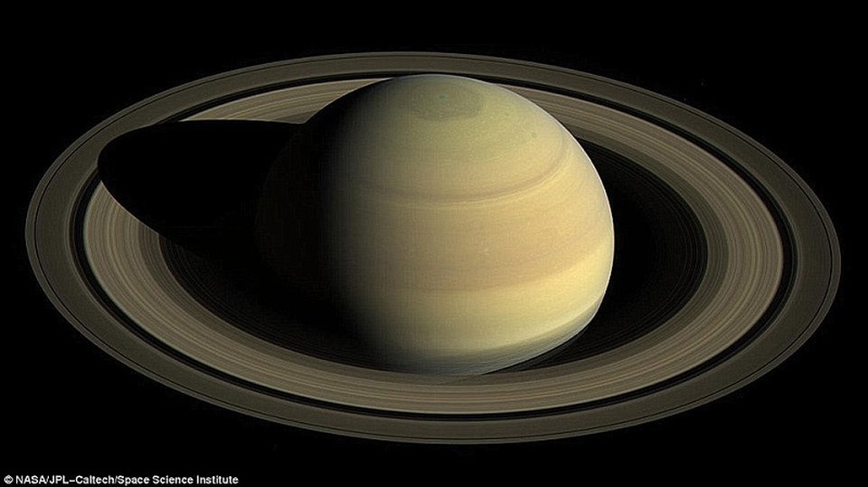 NASA mới phát hành những hình ảnh tuyệt đẹp của sao Thổ - 1 NASA mới phát hành những hình ảnh tuyệt đẹp của sao Thổ - 1
