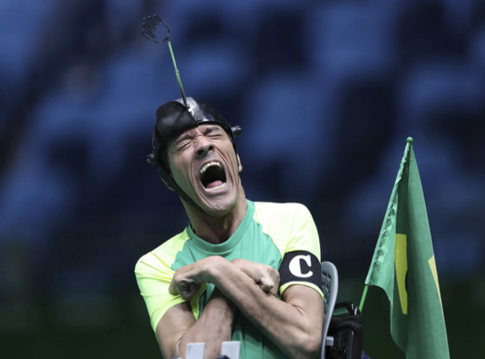 Những khoảnh khắc đắt giá nhất của Paralympic Rio 2016 - 10
Niềm hạnh phúc tột cùng của vận động viên chủ nhà-Antonio Leme khi dành được huy chương vàng môn boccia.