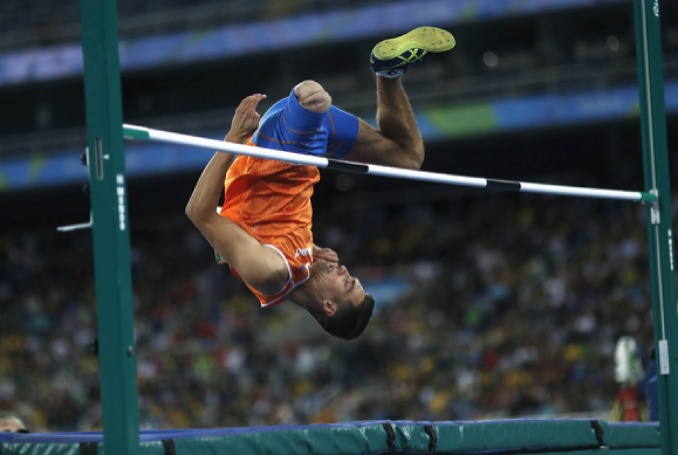 Những khoảnh khắc đắt giá nhất của Paralympic Rio 2016 - 2
Khoảnh khắc vận động viên Jeroen Teeuwen (Hà Lan) thực hiện thành công phần thi nhảy cao của mình.
