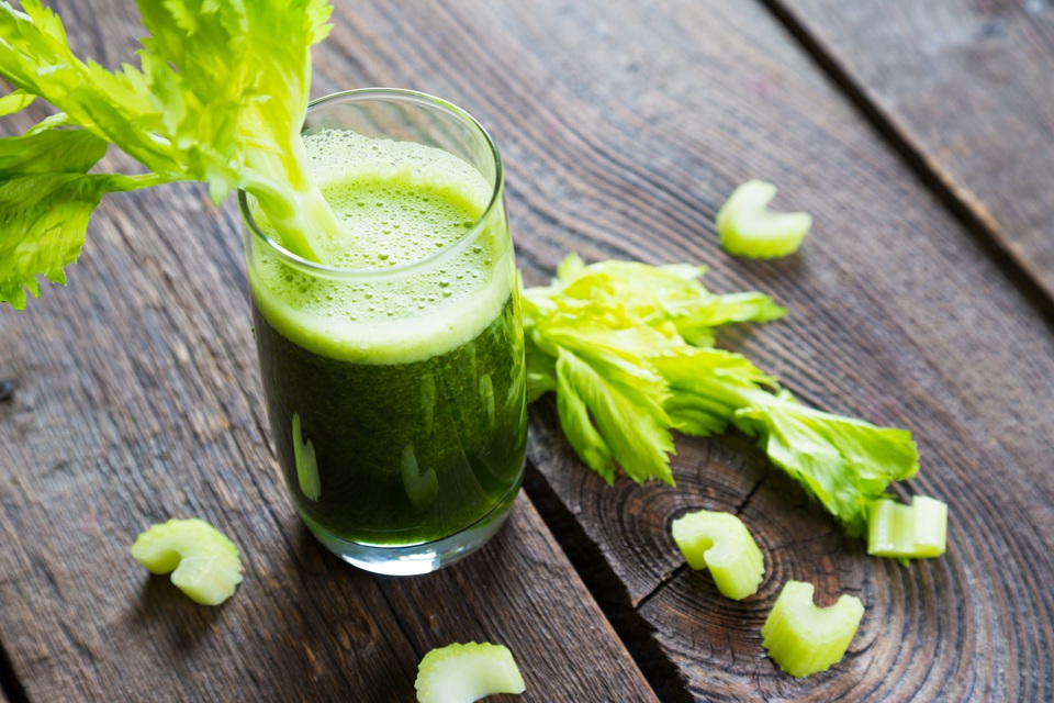 Thanh lọc cơ thể ngày Tết khó hay dễ? - 1
Detox cần tây, dứa và dưa chuột