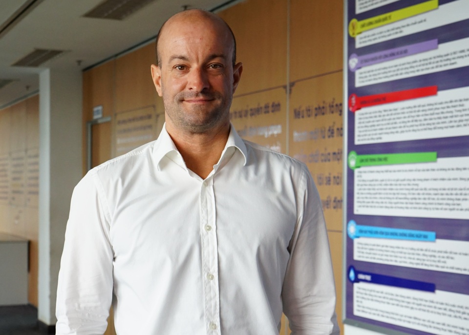 “Nhu cầu của người Việt ngày càng tăng cao tạo nên sự cạnh tranh gay gắt hơn” - 1
Ông Stefan Reicherstorfer, Giám đốc Marketing của Tân Hiệp Phát