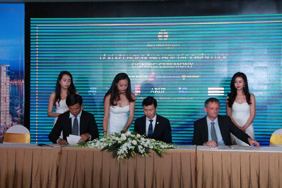 Nhà thầu và đại lý nào sẽ trở thành đối tác của Sun Group tại dự án Sun Grand City Thụy Khuê Residence? - 1 Nhà thầu và đại lý nào sẽ trở thành đối tác của Sun Group tại dự án Sun Grand City Thụy Khuê Residence? - 1