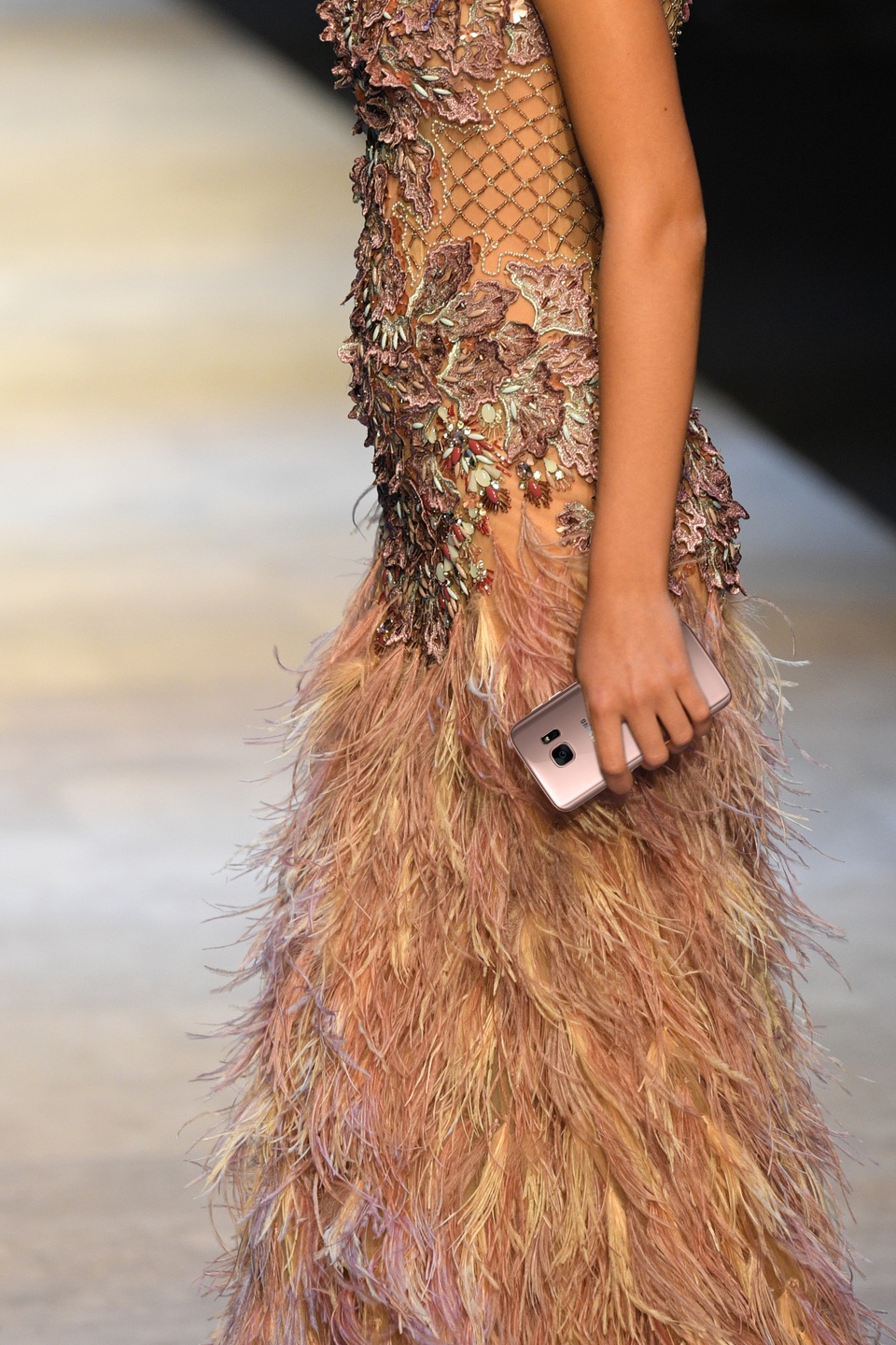 VIFW 2016 mở màn với bộ sưu tập nhiều bất ngờ từ Công Trí - 2 VIFW 2016 mở màn với bộ sưu tập nhiều bất ngờ từ Công Trí - 2