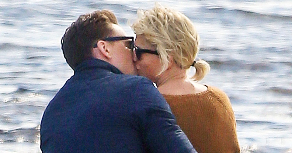 Quan hệ giữa Tom Hiddleston và Taylor Swift đang trục trặc? - 5
Cặp đôi không còn được thấy ở bên nhau từ cuối tháng 7 vừa qua. Nhiều người lo lắng phải chăng chuyện tình với Loki cũng ngắn ngủi như mọi mối quan hệ trước đây của Taylor?