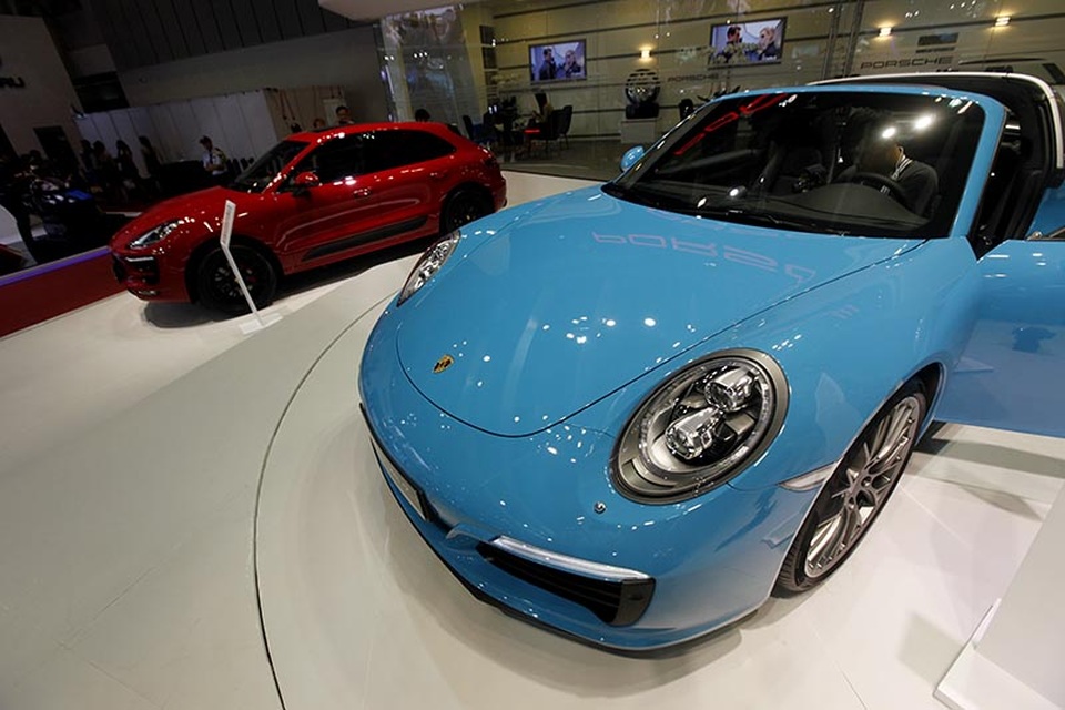 Panamera thế hệ thứ hai - Ngôi sao sáng của Porsche tại VIMS 2016 - 9
Tuyệt phẩm xe thể thao 911 Targa 4 với thiết kế mang hơi thở cổ điển, thanh lịch và độc đáo với hệ thống mui targa đóng mở tự động hoàn toàn mới.