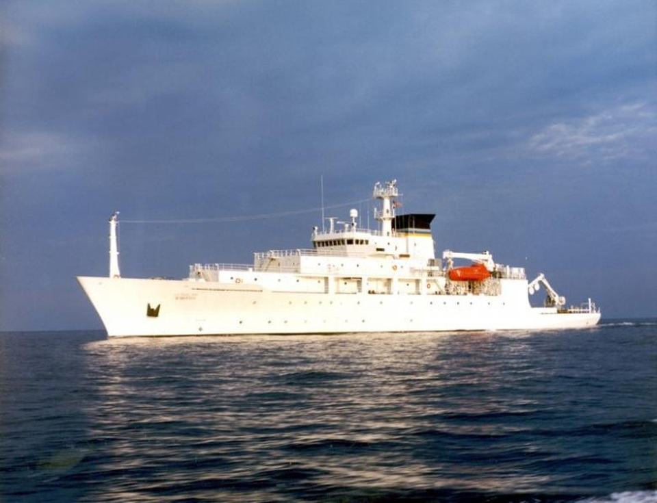 Trung Quốc trả lại tàu lặn thu giữ của Mỹ ở Biển Đông - 1
Tàu khảo sát USNS Bowditch của Hải quân Mỹ. (Ảnh: Reuters)